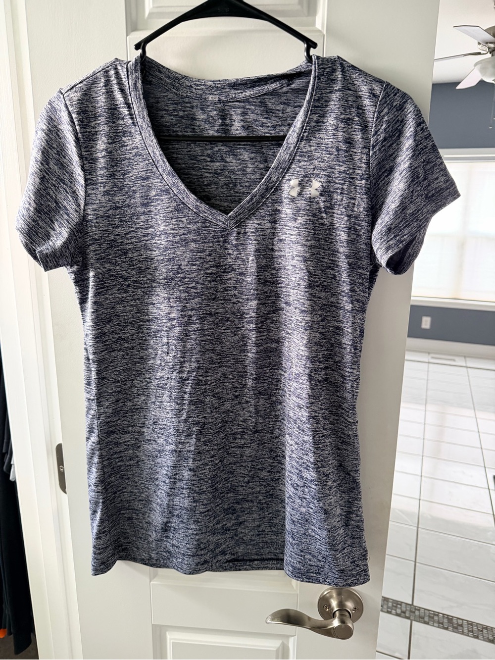 Under Armour Women’s Heathered Navy V-Neck Performance Tee